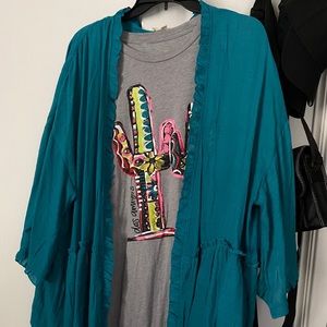 Easel Kimono Large - never worn